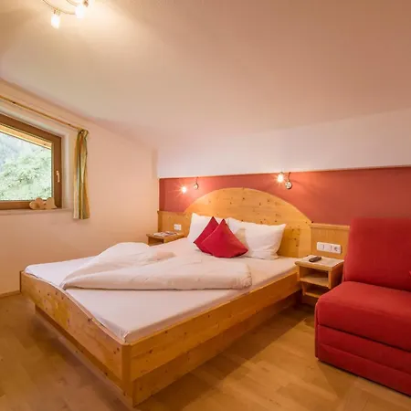 兰德豪斯加塞酒店 3*