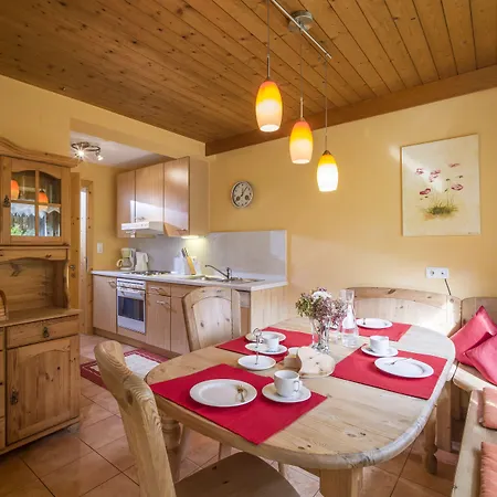 מלון דירות Gasser 3*